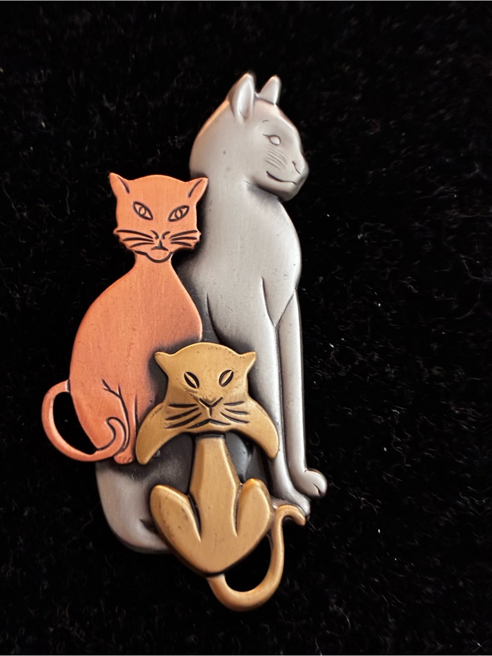 Vintage EUC Mixed Metal Triple Cat Family Brooch Silver Gold Copper Tone Feline